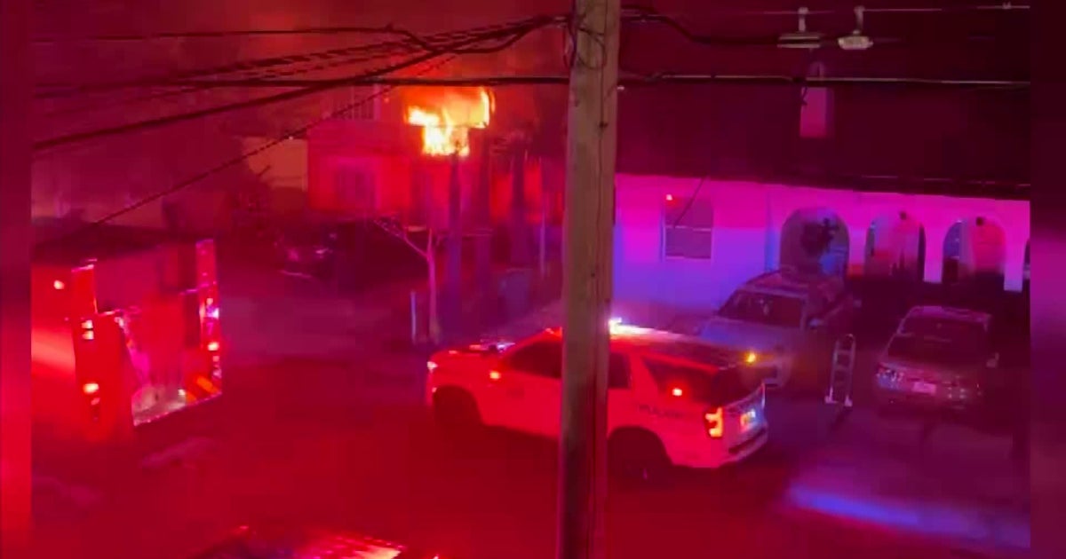 Woman, 2 dogs rescued from Miami duplex blaze Woman, 2 dogs rescued from Miami duplex blaze