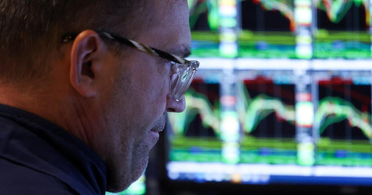 Latest news on stock markets plunging amid fears of a recession