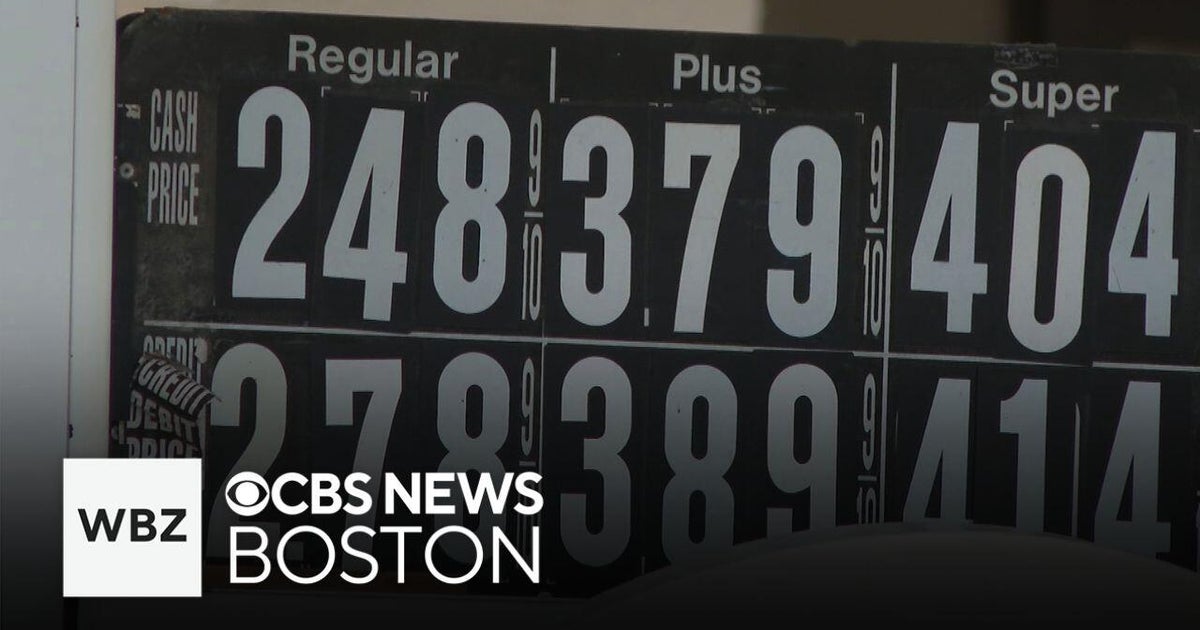 Low gas prices could be sign of economy in trouble - CBS Boston
