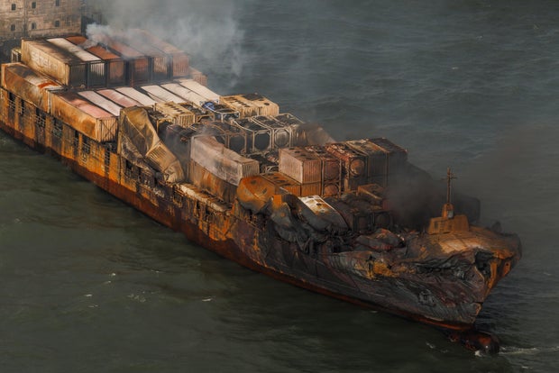Ships collided on the coast of the Hongbo River estuary