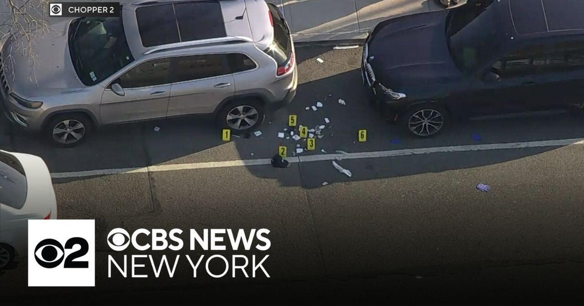 NYPD detective shoots man armed with box cutter, police say - CBS New York