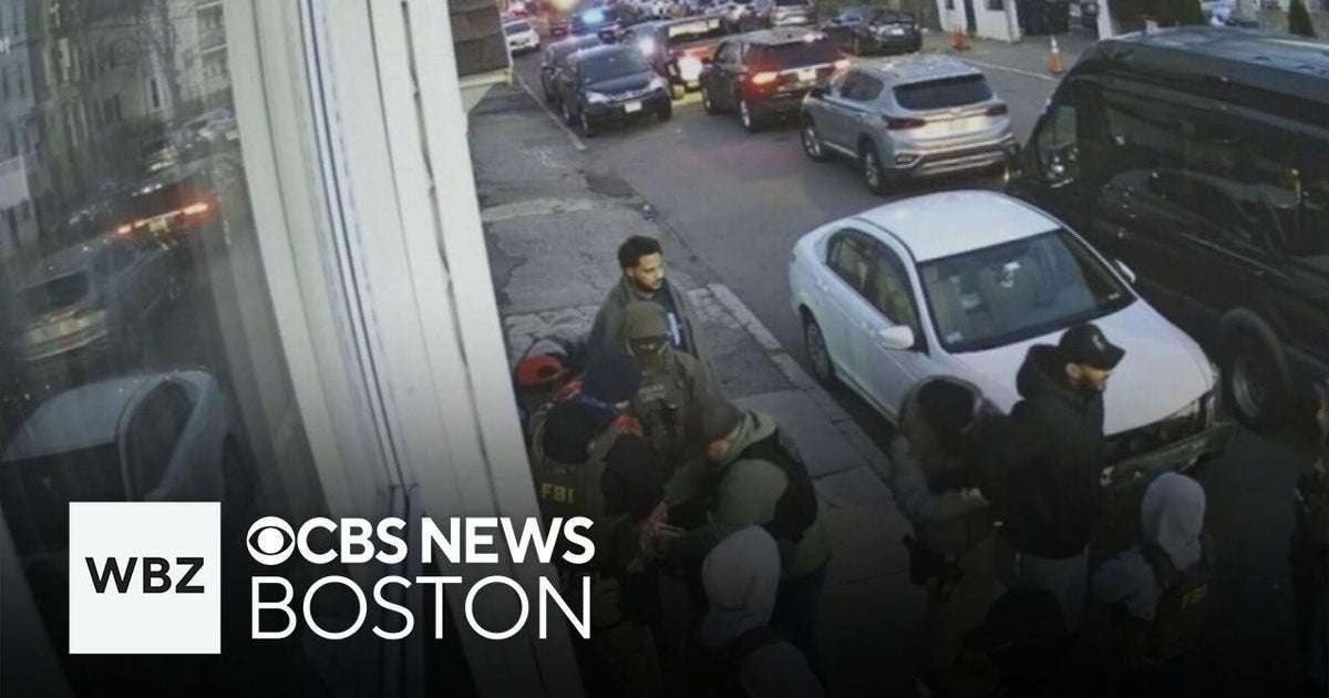 Poll shows Massachusetts evenly split on support of ICE raids - CBS Boston