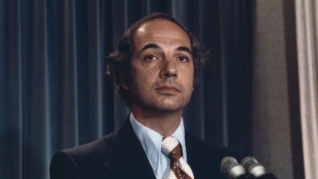 Portrait of Ron Nessen 