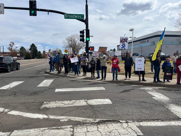 littleton-teslatakedown-protest3.jpg