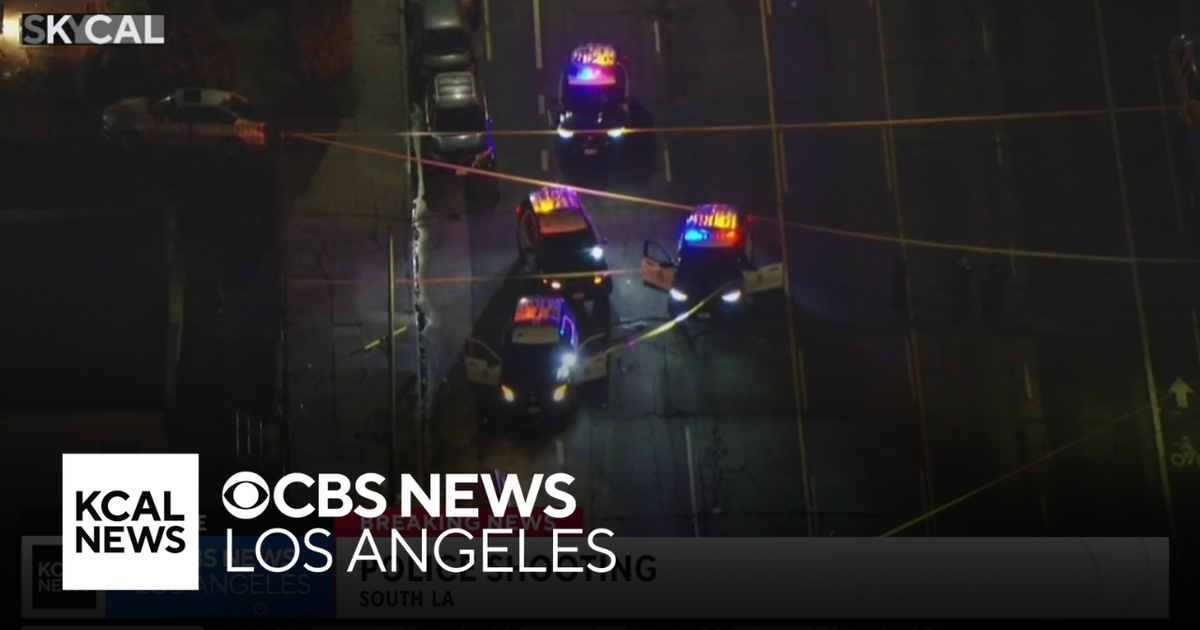 Police shoot allegedly armed suspect in South Los Angeles - CBS Los Angeles