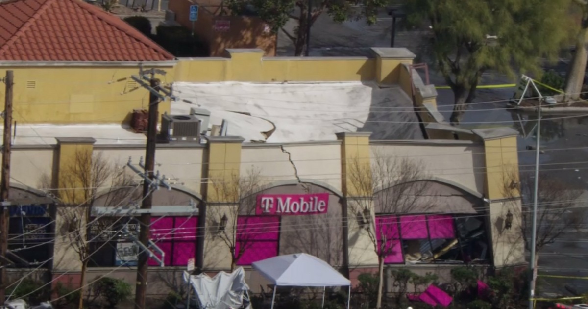 T-Mobile store in North Hills collapses after truck veers off road ...