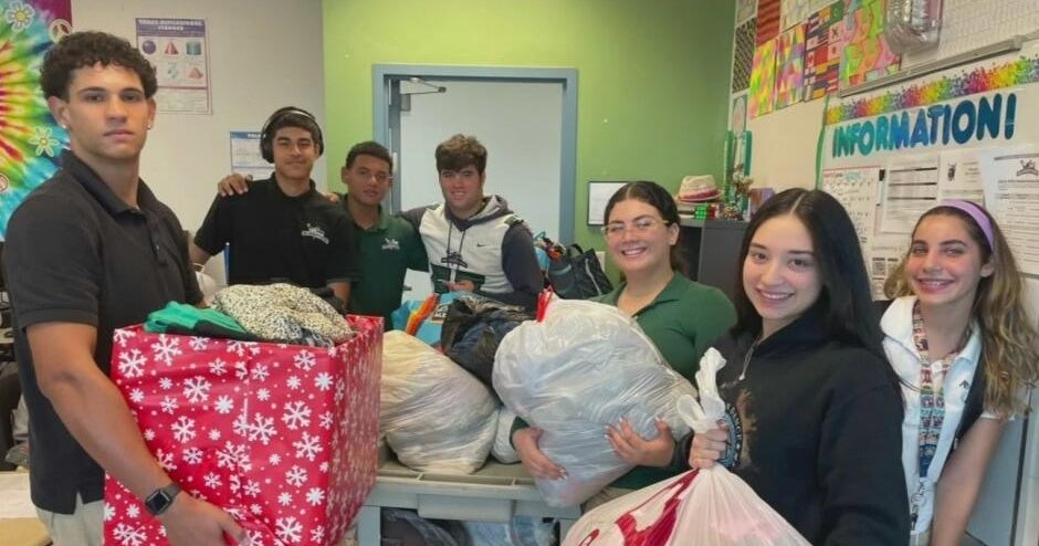 Hialeah Gardens High scholars enjoy giving back to the community