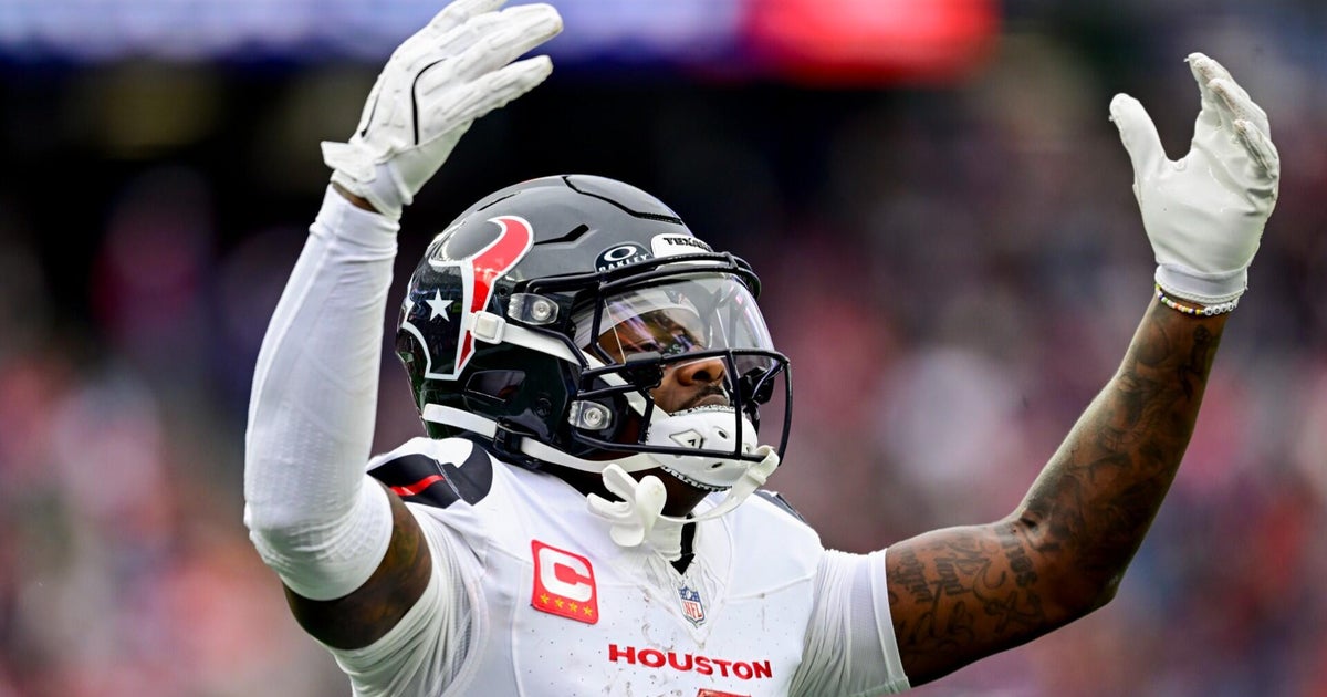 Patriots sign Stefon Diggs to three-year deal