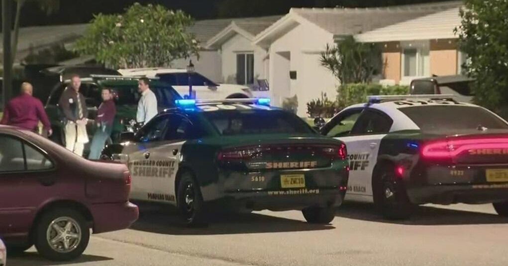Mother, father and son found dead inside Pompano Beach home - CBS Miami