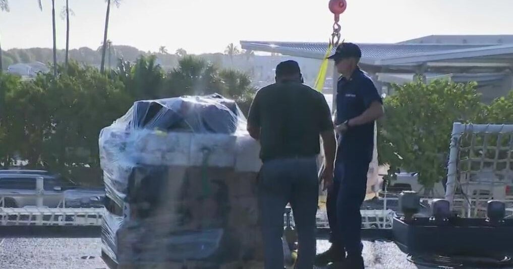 Coast Guard offloads more than 0 million worth of seized drugs at Port Everglades Coast Guard offloads more than 0 million worth of seized drugs at Port Everglades