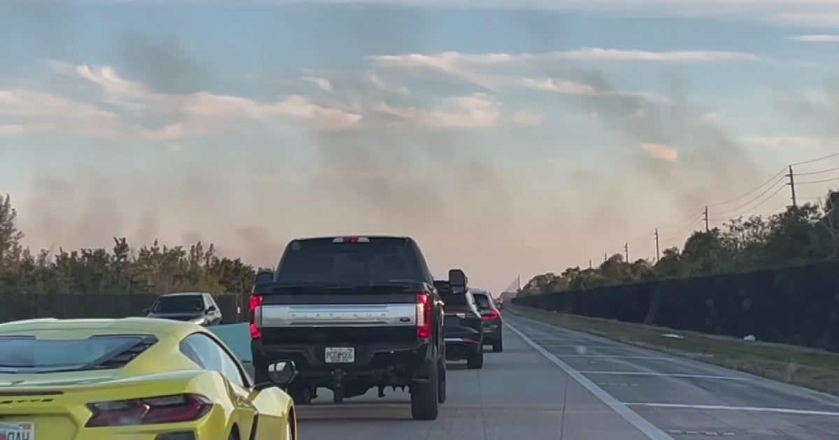 Brush fire continues to threaten travel in and out of the Keys on U.S. 1 Brush fire continues to threaten travel in and out of the Keys on U.S. 1