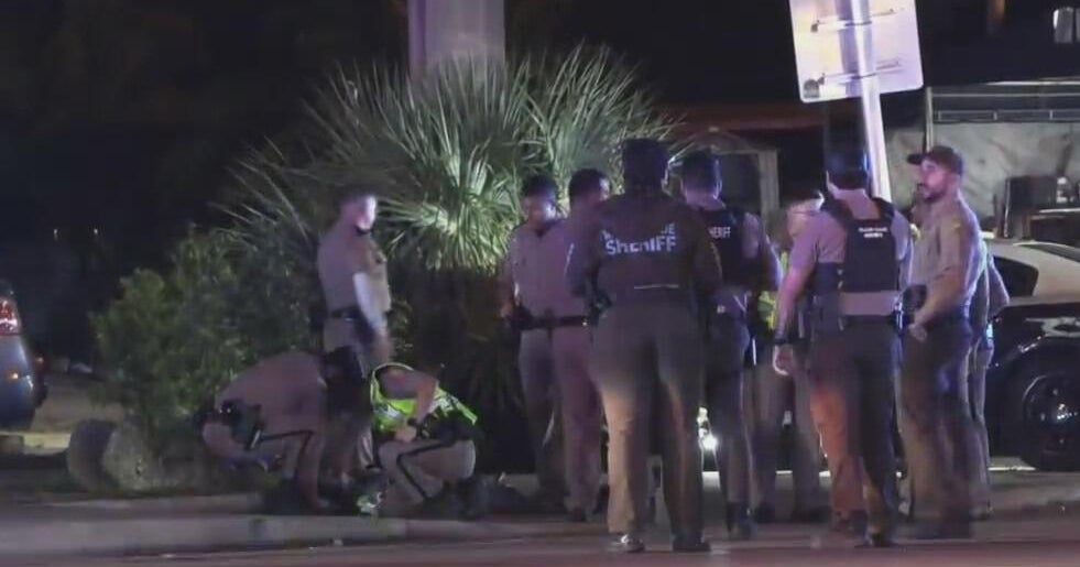 Florida Highway Patrol officer hurt in crash - CBS Miami