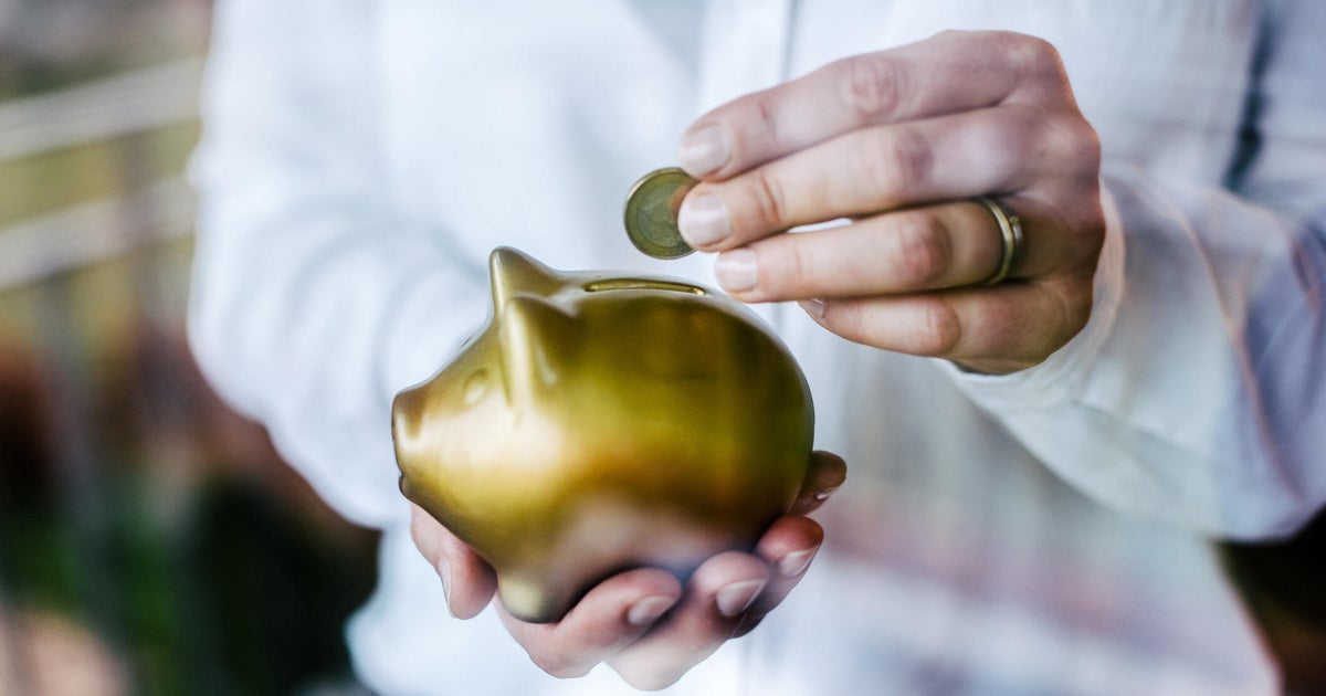 What to know before investing in gold in 2025, according to experts What to know before investing in gold in 2025, according to experts