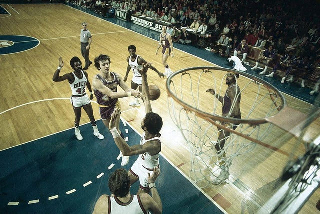 Los Angeles Lakers v Milwaukee Bucks 