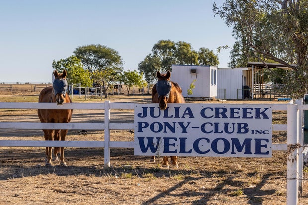 Remote Australian town looking for doctor offers $400,000 salary, free rent