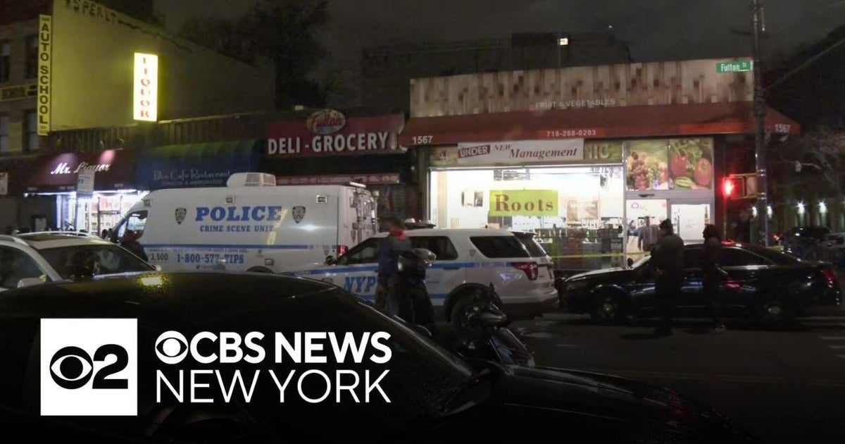 NYPD investigating deadly Brooklyn bodega stabbing - CBS New York