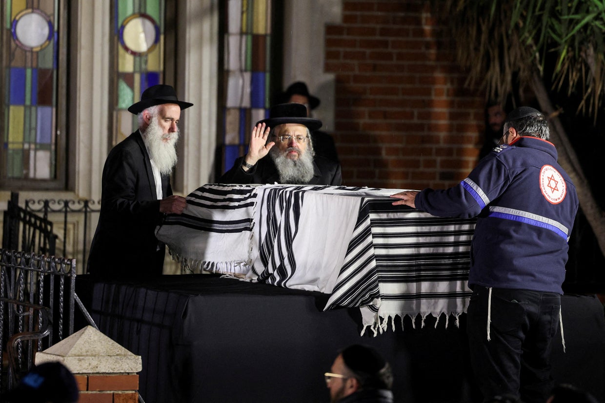 3 people sentenced to death in killing of rabbi Zvi Kogan in the United ...