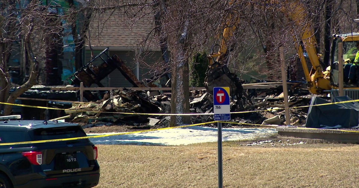 Investigation into fatal plane crash near Minneapolis underway; community mourns pilot Investigation into fatal plane crash near Minneapolis underway; community mourns pilot