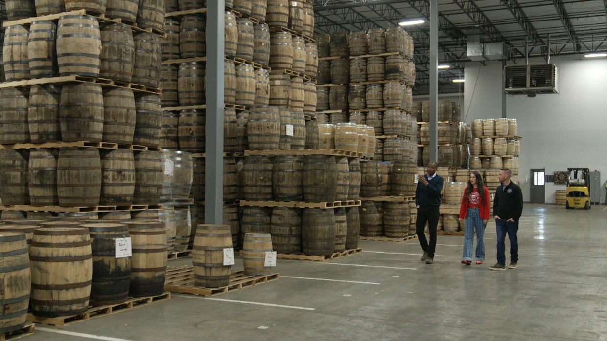 Bill Whitaker with Jess and Ben Loseke of the Midwest barrels