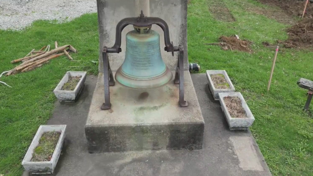 clayschoolbell.png 