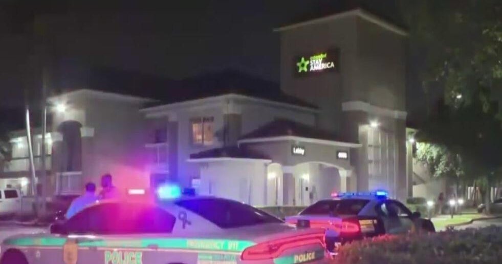 Suspect in double murder shot, killed by detectives, Miami-Dade Sheriff’s Office says Suspect in double murder shot, killed by detectives, Miami-Dade Sheriff’s Office says