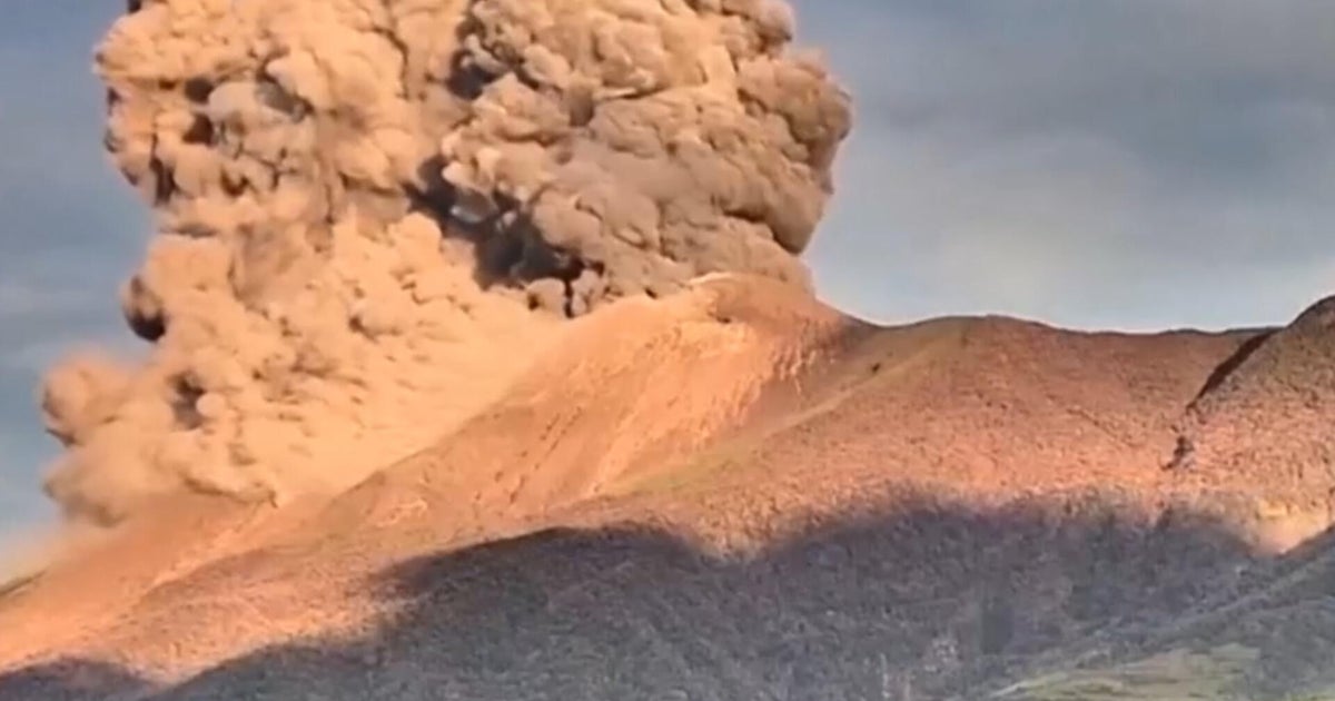Video shows volcanic eruption in Philippines - CBS News