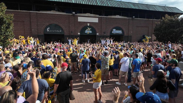 Banana Ball fans 