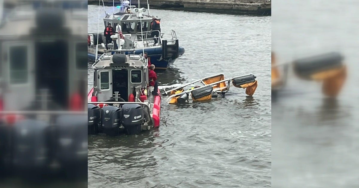 Helicopter crashes into Hudson River near Jersey City, 6 dead Helicopter crashes into Hudson River near Jersey City, 6 dead