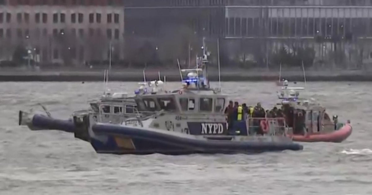 Early details on deadly helicopter crash in Hudson River - CBS News