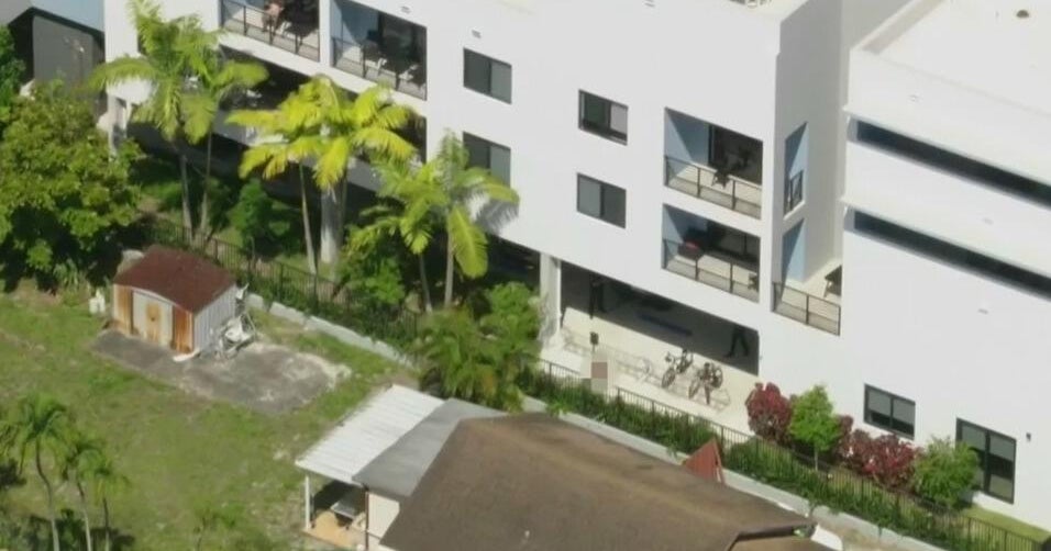 Child hospitalized after falling from balcony in Hollywood Child hospitalized after falling from balcony in Hollywood