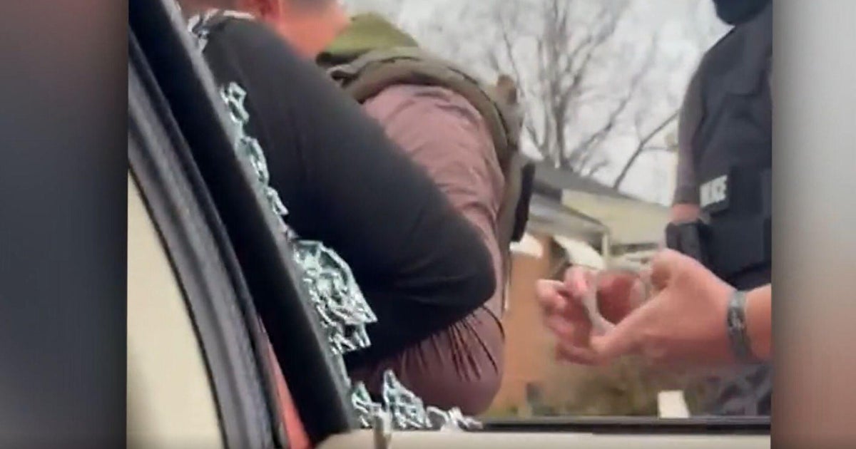 Video shows ICE agents taking Maryland woman into custody after ...