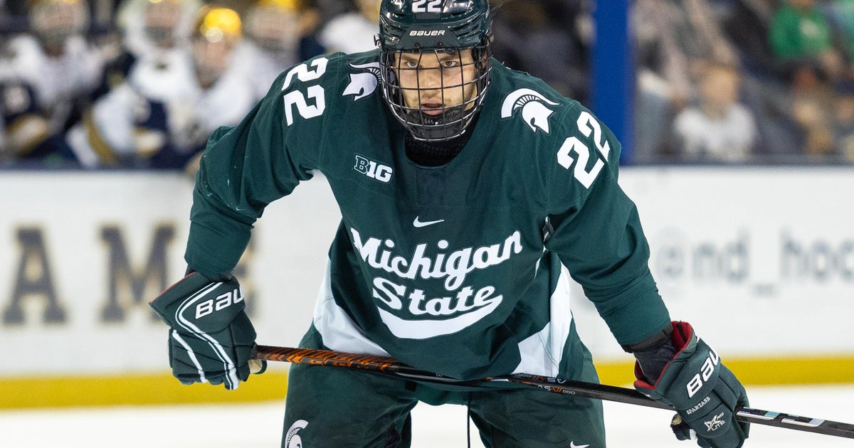 Hobey Baker Winner Isaac Howard Returns to MSU