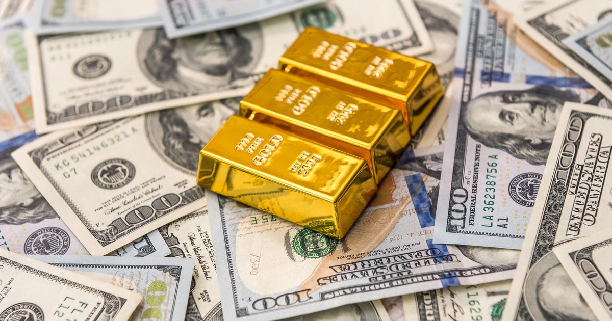 3 gold price scenarios that could happen this April, according to experts 3 gold price scenarios that could happen this April, according to experts
