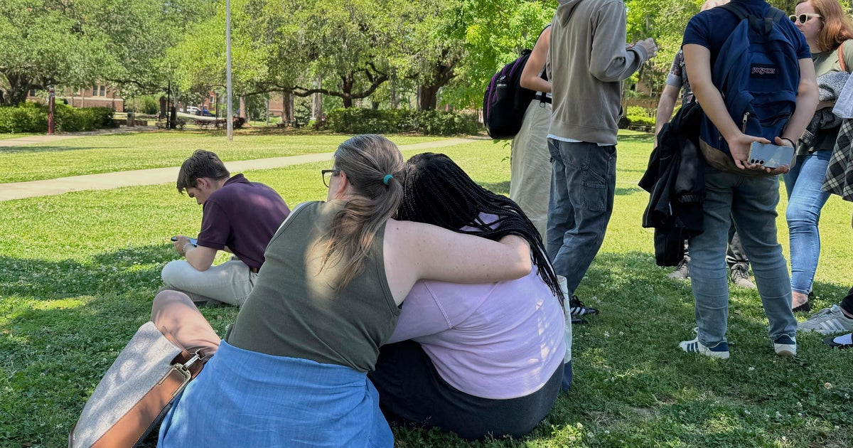 FSU students, parents describe fear, confusion during campus shooting: “I’m still shaking” FSU students, parents describe fear, confusion during campus shooting: “I’m still shaking”