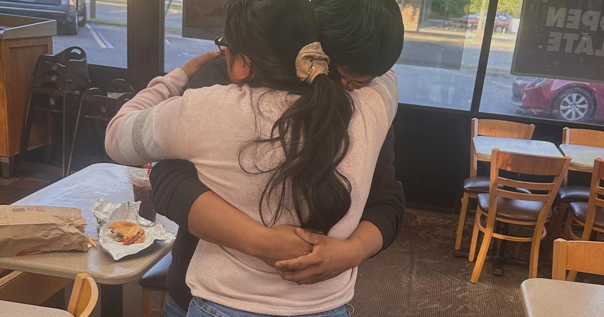 American citizen arrested in Florida was held by ICE even after proving he was born in U.S. American citizen arrested in Florida was held by ICE even after proving he was born in U.S.