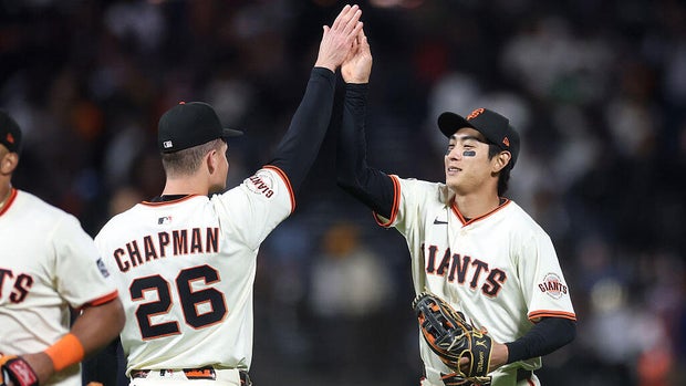 giants-brewers-2211368804.jpg 