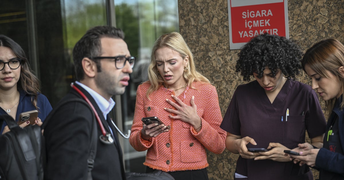 Strong earthquake rattles Istanbul, Turkey Strong earthquake rattles Istanbul, Turkey
