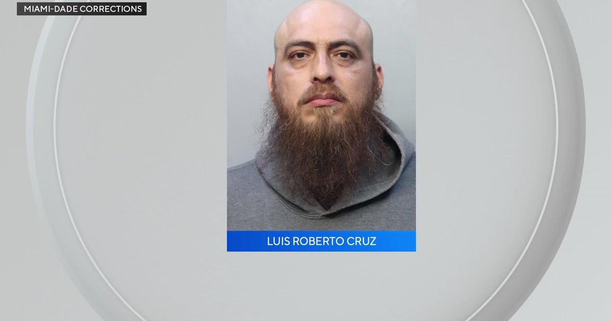 Miami father who publicly pleaded for help finding missing teen daughter now charged with abuse, police say Miami father who publicly pleaded for help finding missing teen daughter now charged with abuse, police say