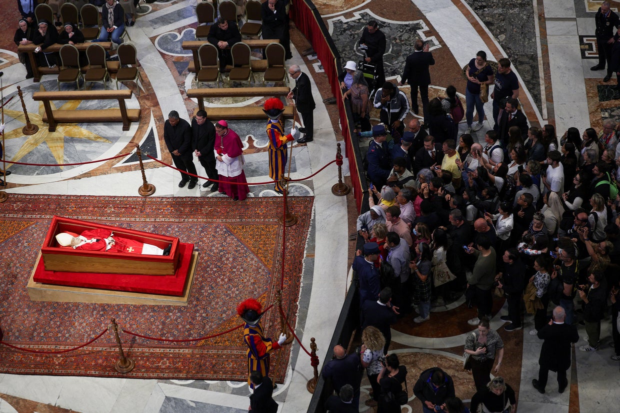 Pope Francis is in the state in the Basilica of San Pedro in the Vatican