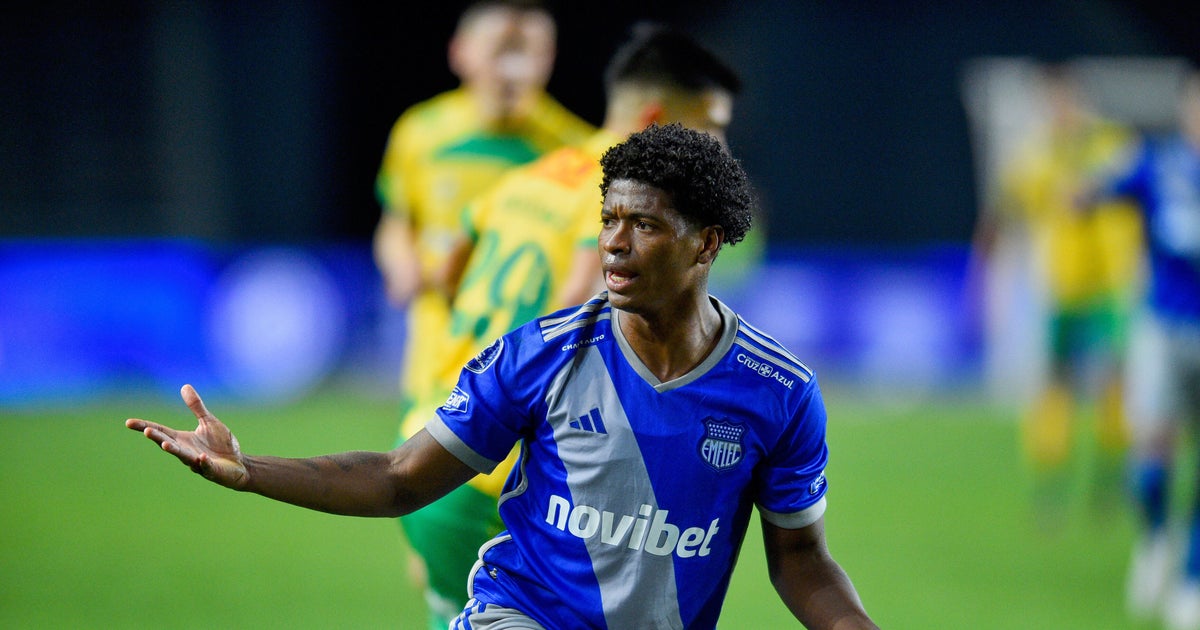 Futbolcunun karısı, 5 yaşındaki çocuk Ekvador'daki ev istilası sırasında yatağa saklanırken kaçırıldı.