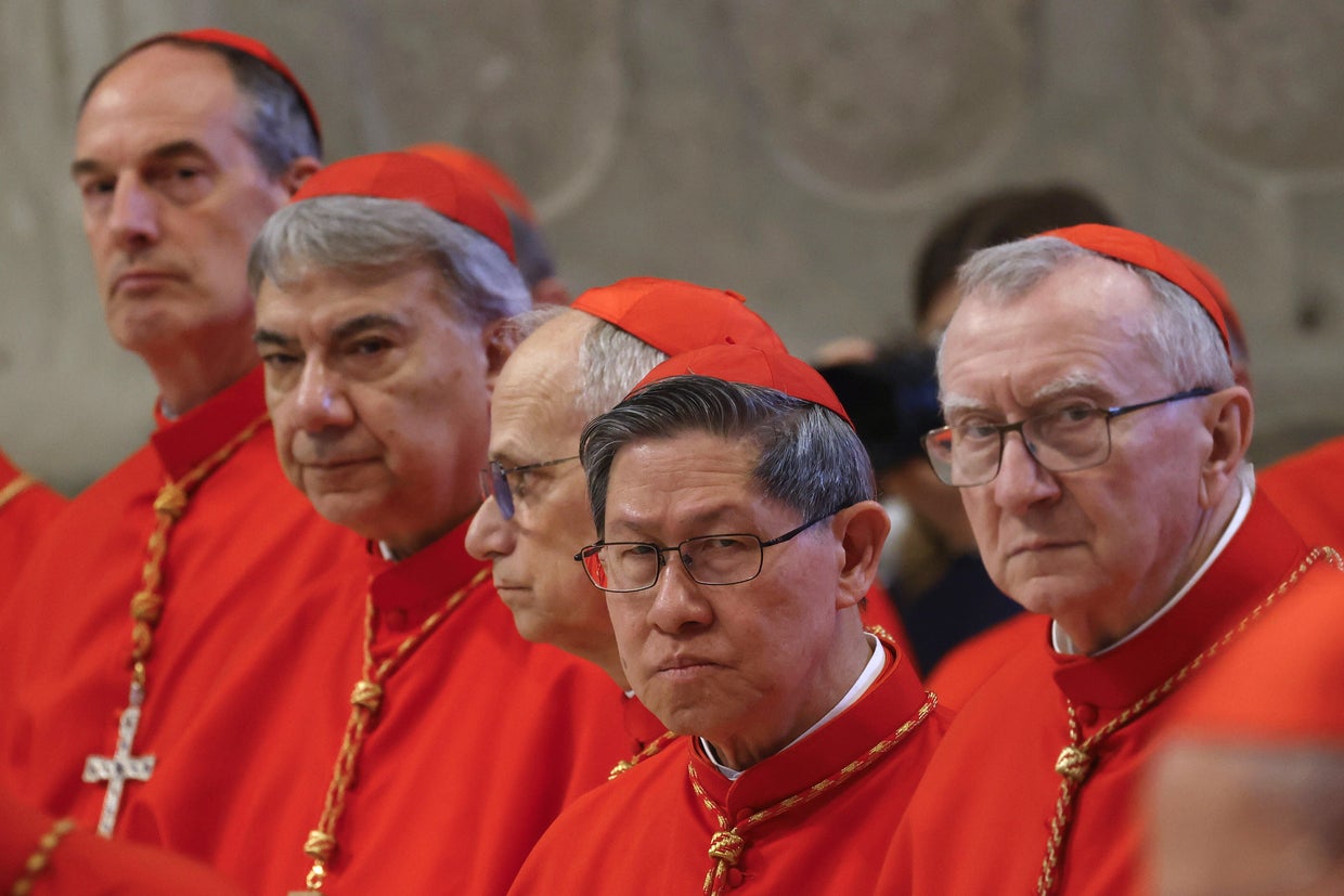 The body of Pope Francis transferred in the Basilica of St. Peter to be honored by the faithful