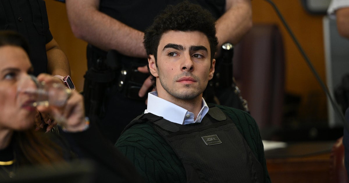 Luigi Mangione's attorneys seek dismissal of New York 1st-degree murder, terrorism charges