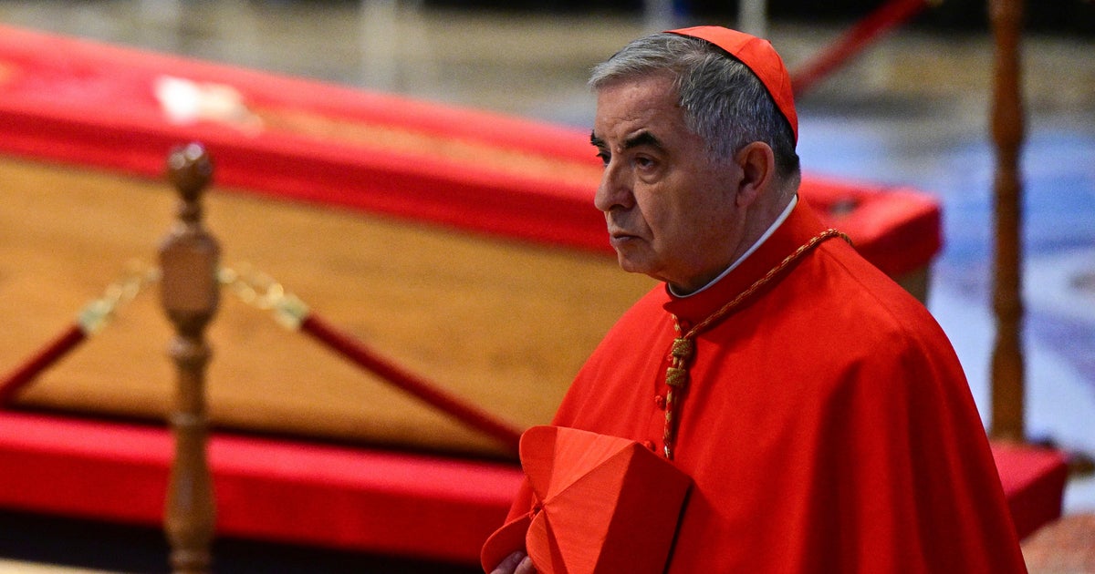 Hüküm giymiş Kardinal Angelo Becciu, yeni Papa'yı seçmek için Complave'den çekildi. Zimmete para geçirme cümlesi hakkında ne bilmeli.