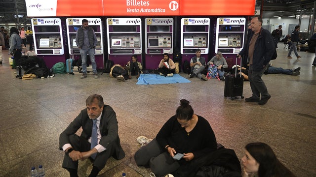 Spain suffers massive ongoing blackout 