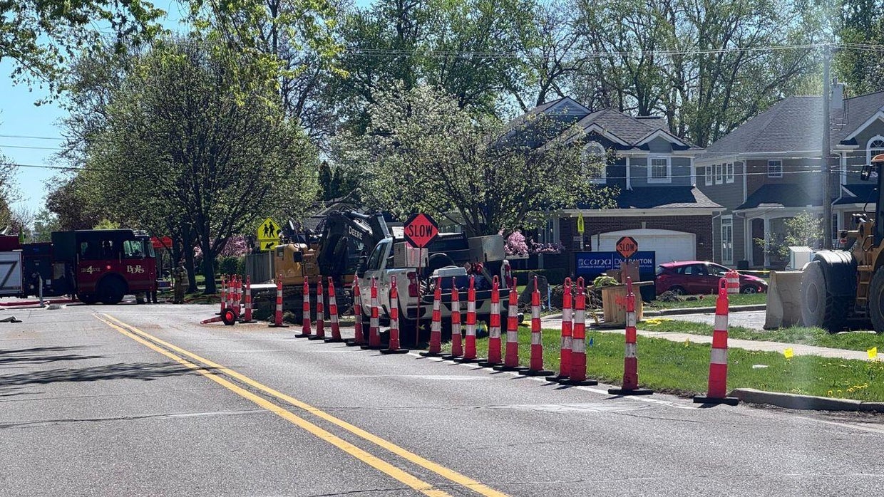 Natural gas leak forces Berkley High School into 
