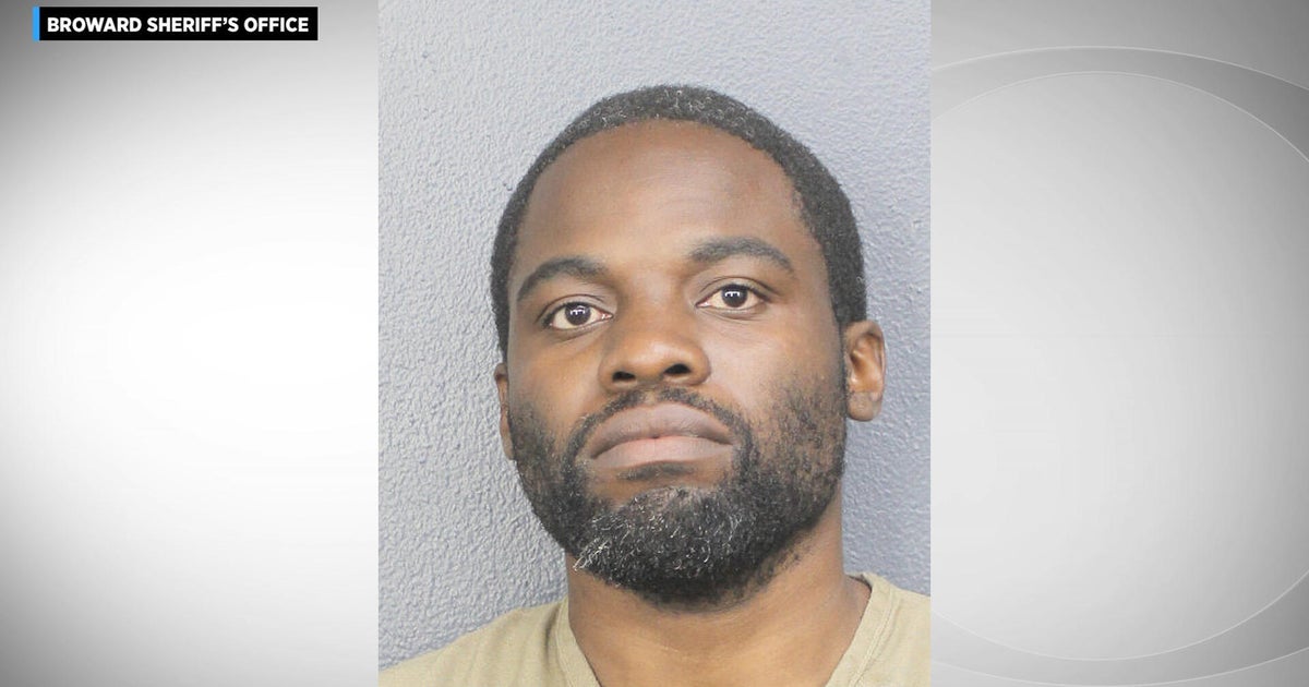 Coral Springs man yells to family Coral Springs man yells to family