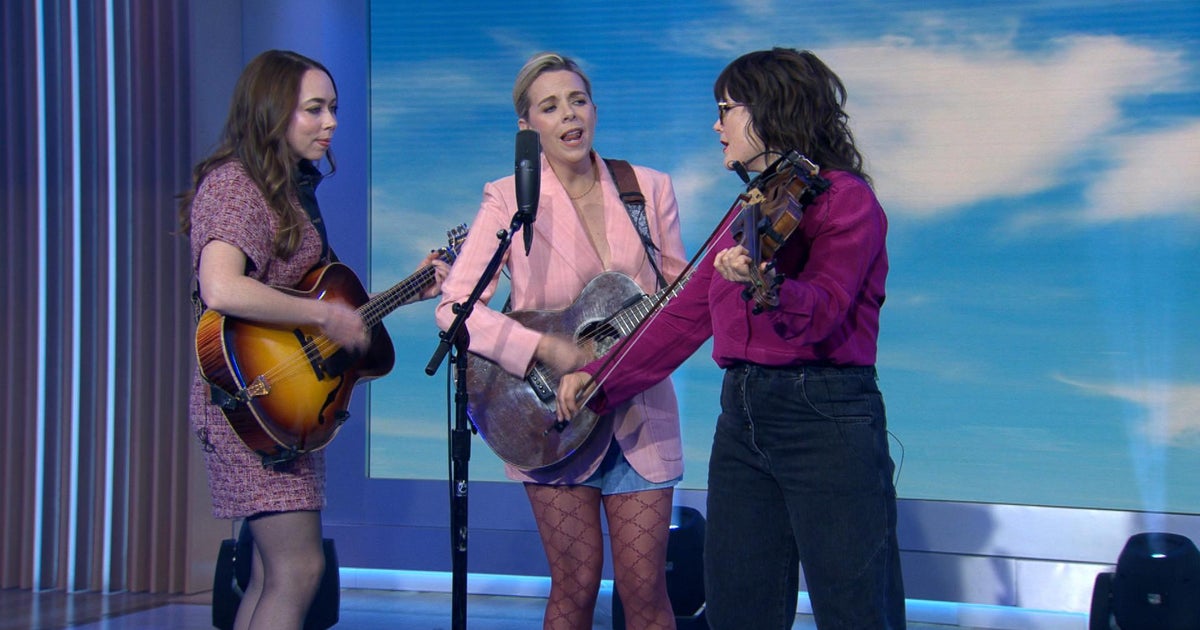 Saturday Sessions: I'm With Her performs "Wild and Clear and Blue"