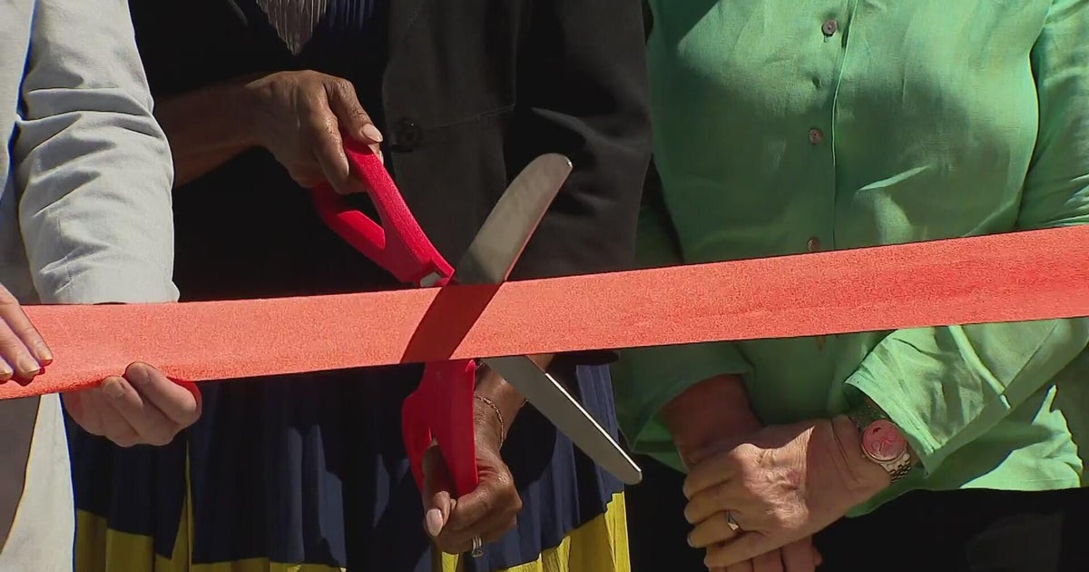 Ribbon cutting held for new affordable housing community in Denver