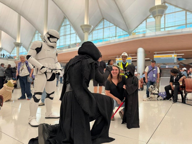 young-sith-meets-characters-for-star-wars-day.jpg 