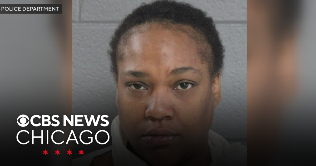 Woman charged with stabbing 3 men in Chicago Lawn - CBS Chicago